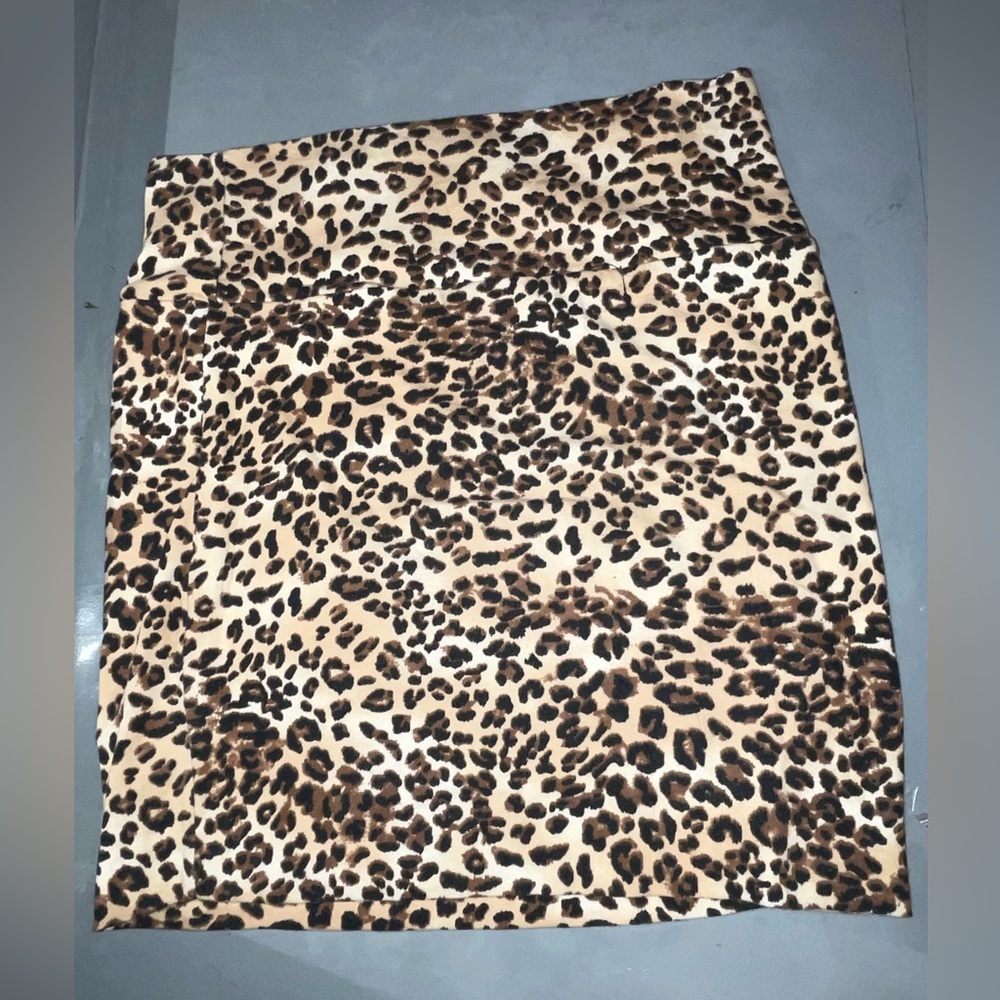 Leopard print skirt